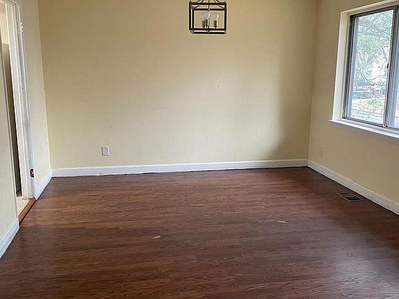 2nd image of 352 W Deer Park Rd #5B