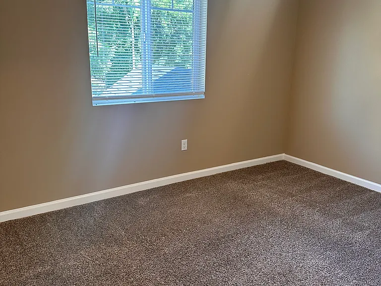 660 Hansen St SE #A — Photo 26