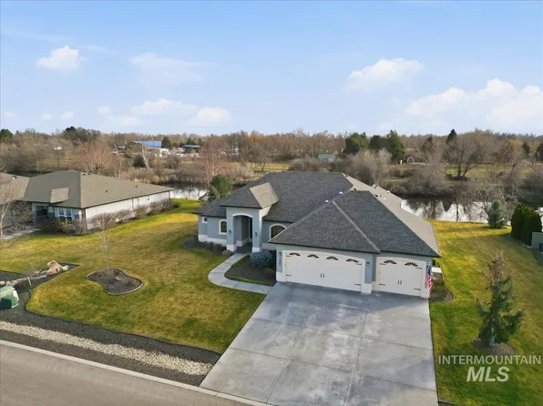 11887 W Pinewood River Ln, Star, ID 83669