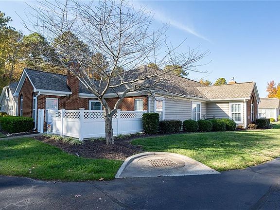 3rd image of 212 Rainbrook Way