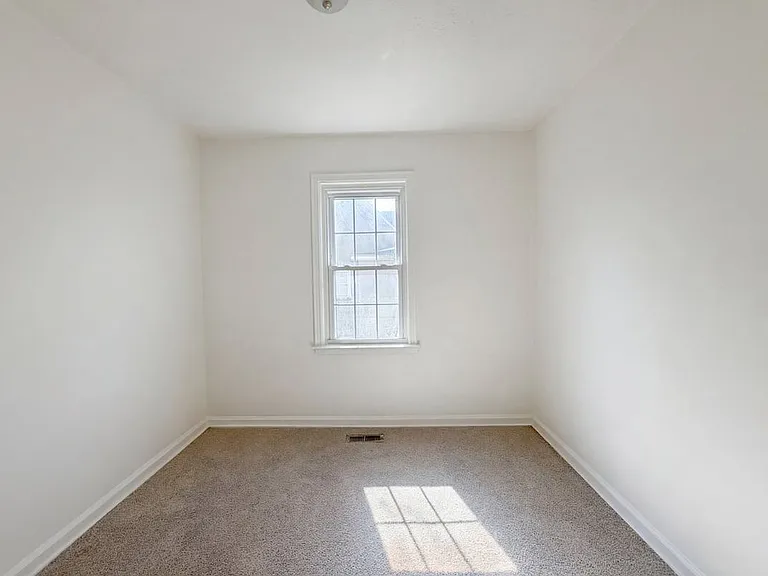 410 B St — Photo 12