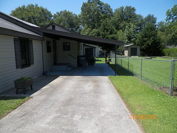 3rd image of 1009 Oakey St