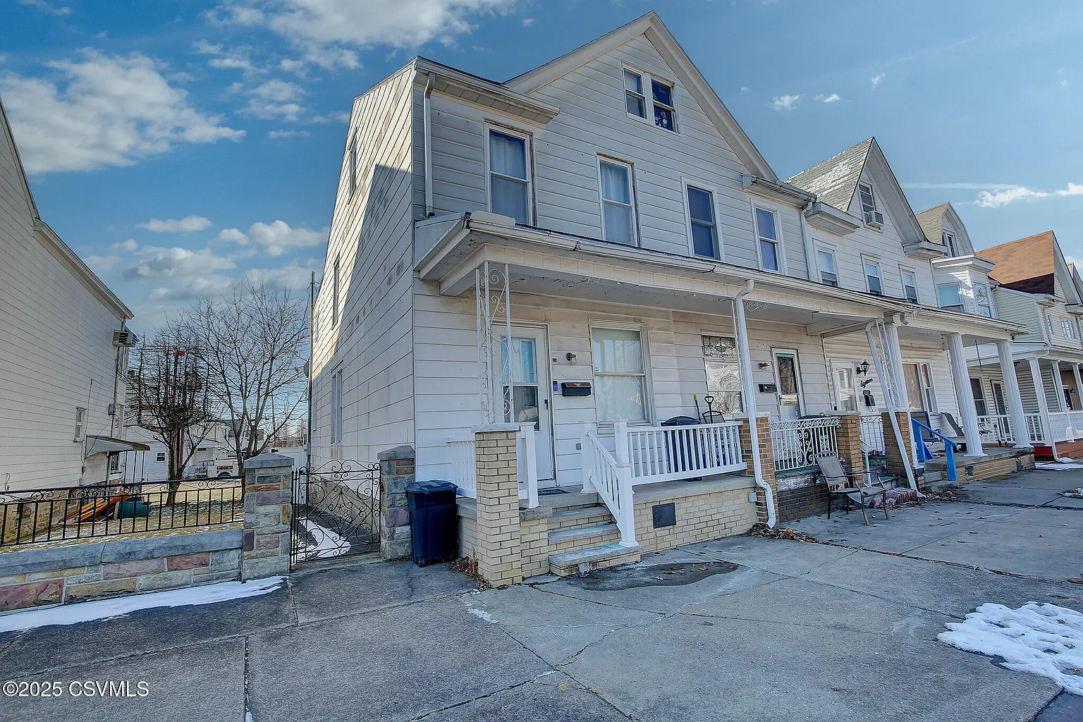 14 N Maple St photo 1