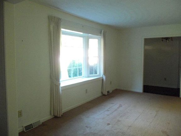 5th image of 2824 Westclub Dr