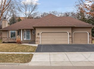 6864 Timber Crest Dr, Maple Grove, MN 55311