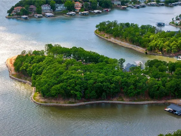 464 Villages Way, Sunrise Beach, MO 65079