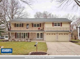 520 Pine Ter, Green Bay, WI 54303
