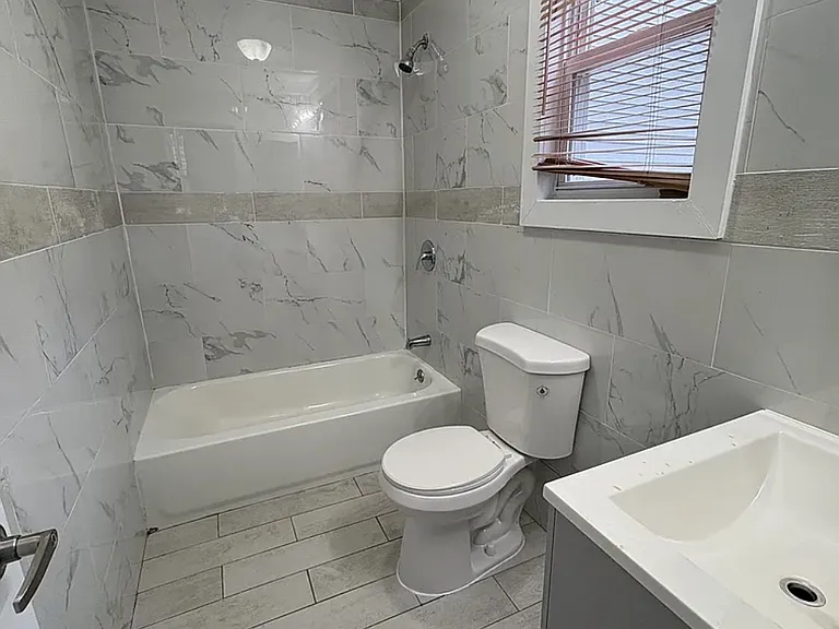 317 W Runyon St #2 — Photo 6