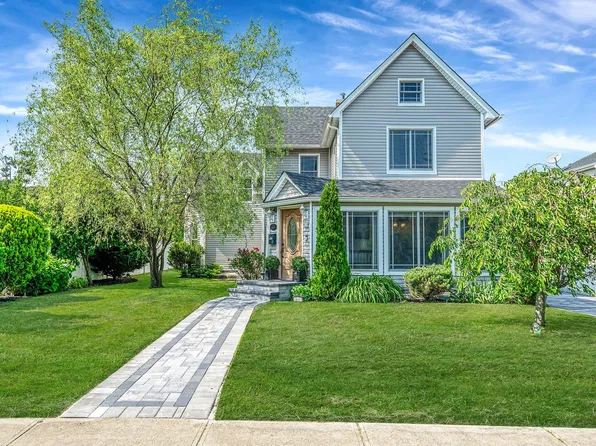 23 Carman Street, Patchogue, NY 11772