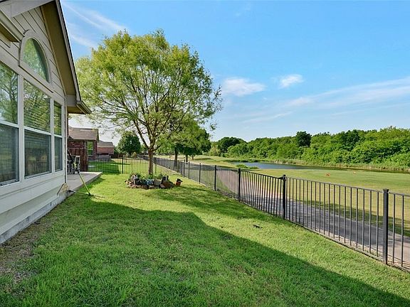 3rd image of 608 Wentworth Dr
