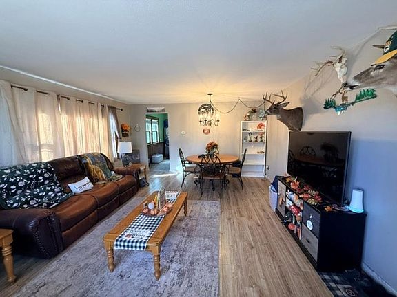5th image of 818 N 4TH AVENUE