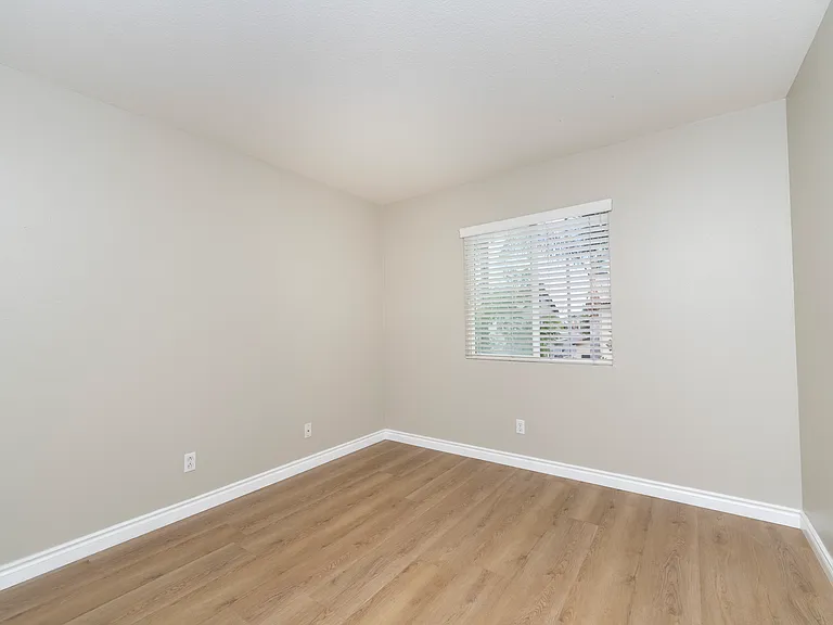 6303 Plum Ave — Photo 8