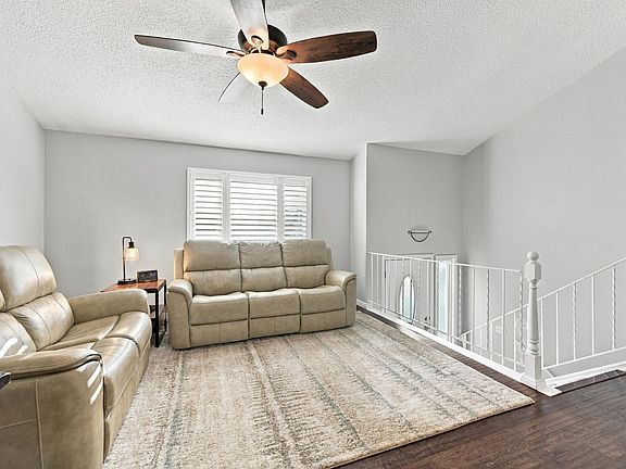 5th image of 3213 N Custer Ave