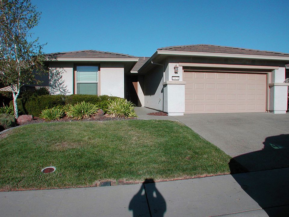 1st image of 1913 Blackbird Ln
