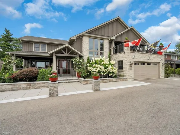 404 Mountain Brow Blvd E, Hamilton, ON L8T 1A7