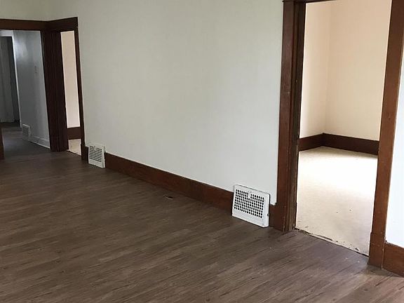 2nd image of 1606 Garnet St