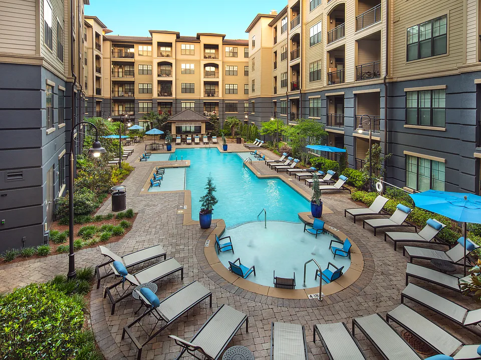 Make every day feel like a resort day.