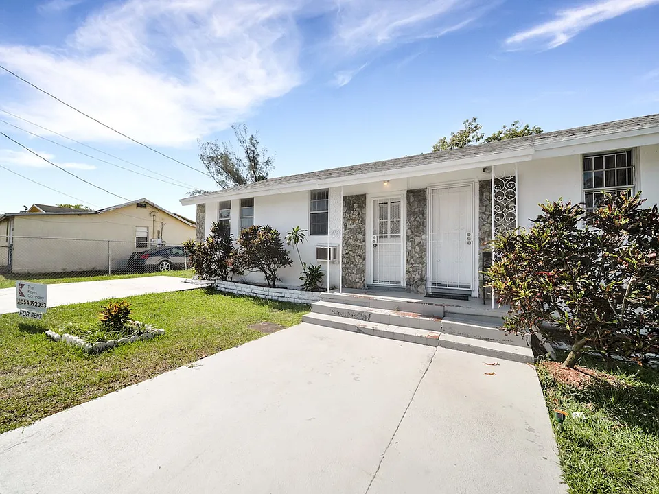 2750 NW 60th St