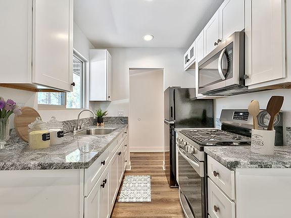 5th image of 3728 Primrose Rd #9