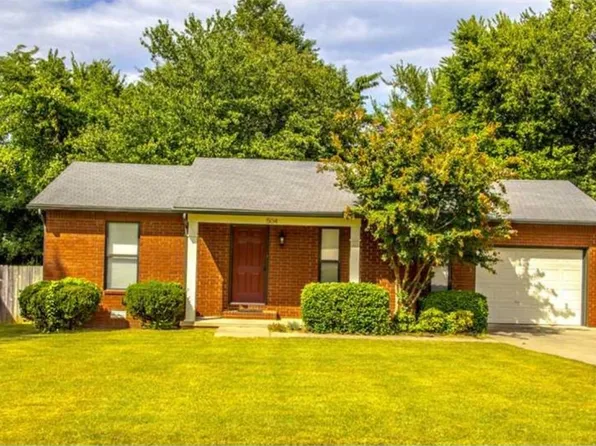 504 E Malinda Dr, Fayetteville, AR 72703