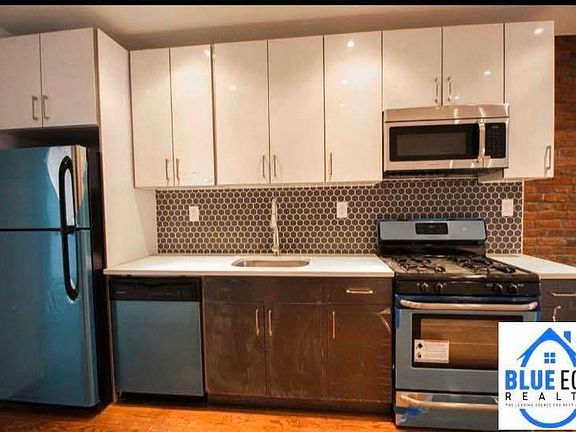 3rd image of 184 Rockaway Ave #2