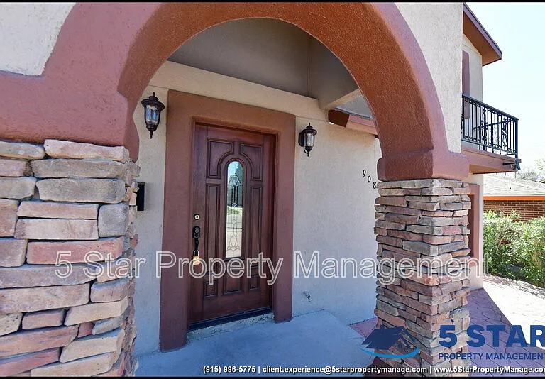 908 Bolivia St — Photo 6