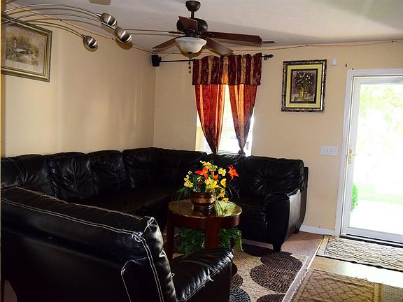 5th image of 154 Carlisle Ave