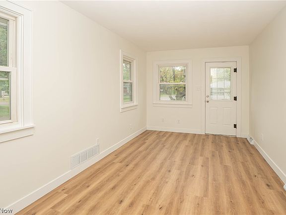 2nd image of 2325 Eastlawn Ave