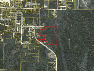 1025 Bay Ave, Defuniak Springs, FL, 32435