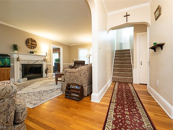 3rd image of 444 Greenwood Ave