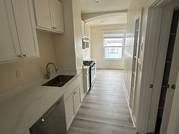 3rd image of 445 Hugo St APT 7