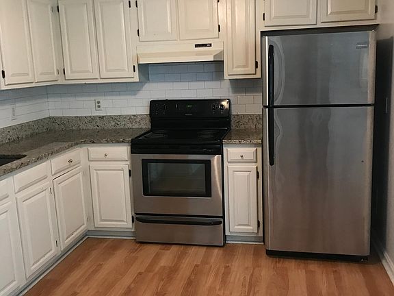 Kitchen - Stainless Steel Range & Refrigerator