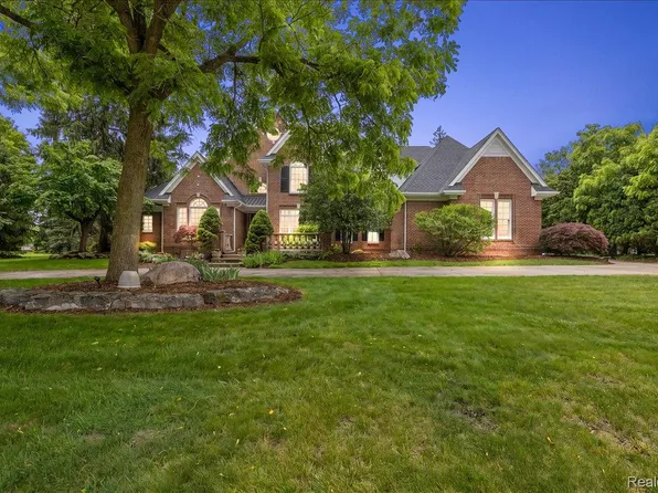 5022 Lone Pine Ln, Bloomfield Hills, MI 48302