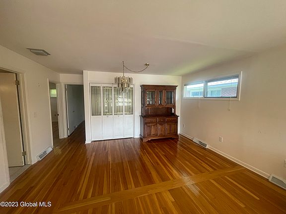 2nd image of 40 Mariette Place