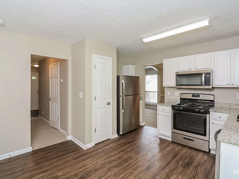 7206 Bridgeport Ct — Photo 2