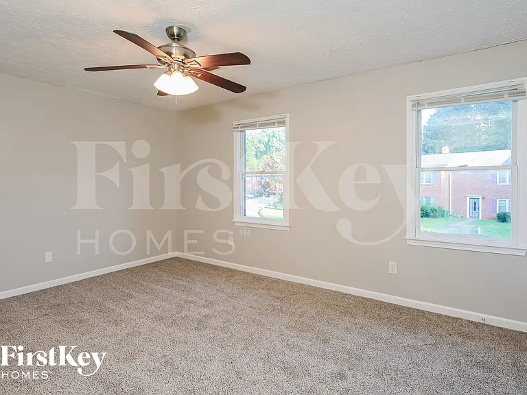1023 Park Gate Pl — Photo 9