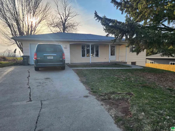 1408 Dakota St, Emerson, NE 68733