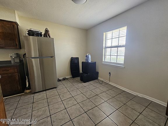 3rd image of 305 Lavelle Dr
