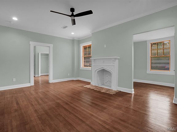 4th image of 2044 Ridge Ave