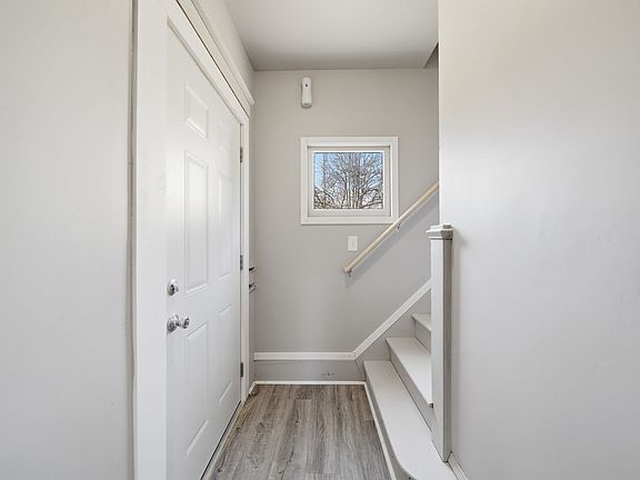 4th image of 916 Wildwood Ave #2