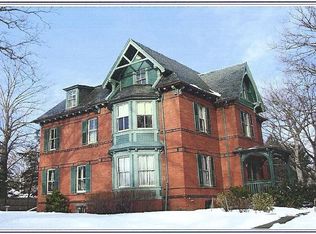 9 Meadowcroft Rd, Winchester, MA 01890