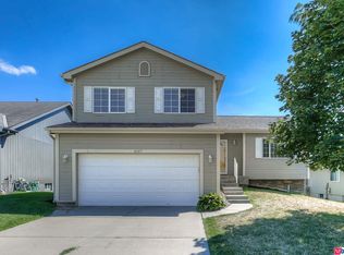 4607 Springview Dr, Papillion, NE 68133