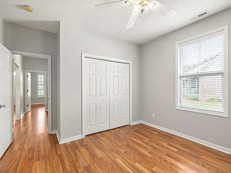 3225 Mayflower Ln — Photo 16