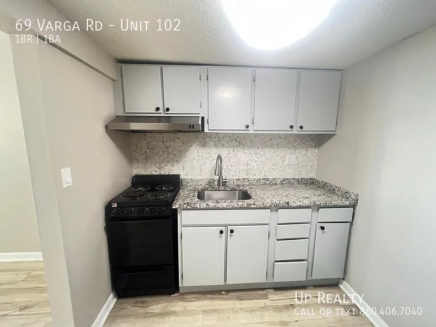 Building Photo - 69 Varga Rd #102