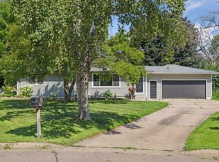 2182 Garnet Point, Eagan, MN 55122