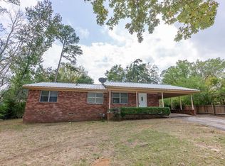 116 Woodside Dr, Palestine, TX 75803