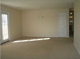 8822 Woodpointe Blvd, Louisville, KY 40219