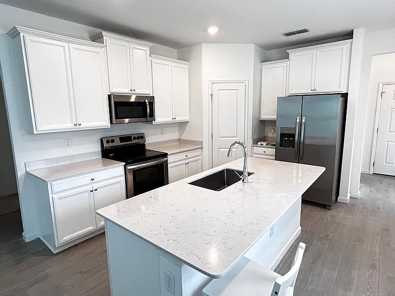 23 Lake Sinclair St — Photo 9