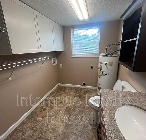 405 Iroquois Ln #2 — Photo 7