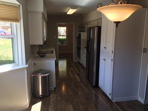 4th image of 418 Ray Ave
